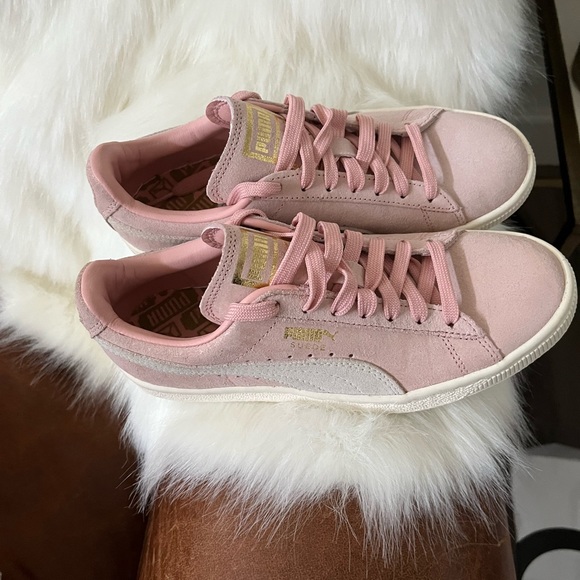 Classic Suede Pink Puma’s - Picture 6 of 6